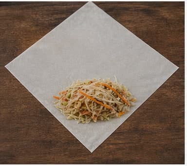热锅或煮开汤底AI 拟真教学图：真实烹饪过程照片：必须表现“热锅或煮开汤底”。画面应对应动作：大火热锅，让锅面充分升温。；加入材料：无新增材料；视觉标准：锅面或汤面达到可下料状态。