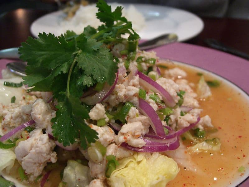 鸡肉碎香草沙拉 Larb Gai 真实成品图