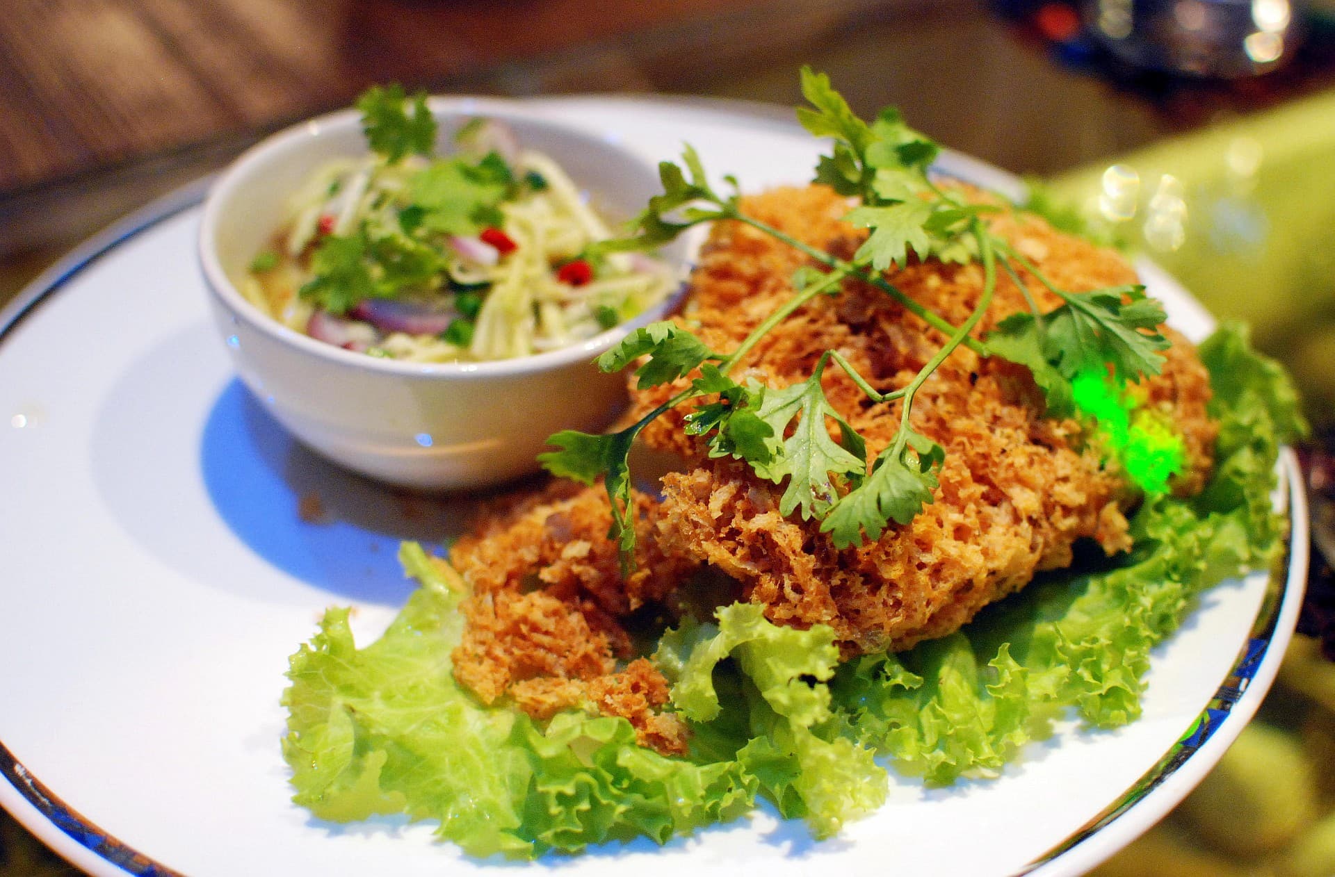 酥炸鲶鱼芒果沙拉 Yum Pla Duk Foo 真实成品图