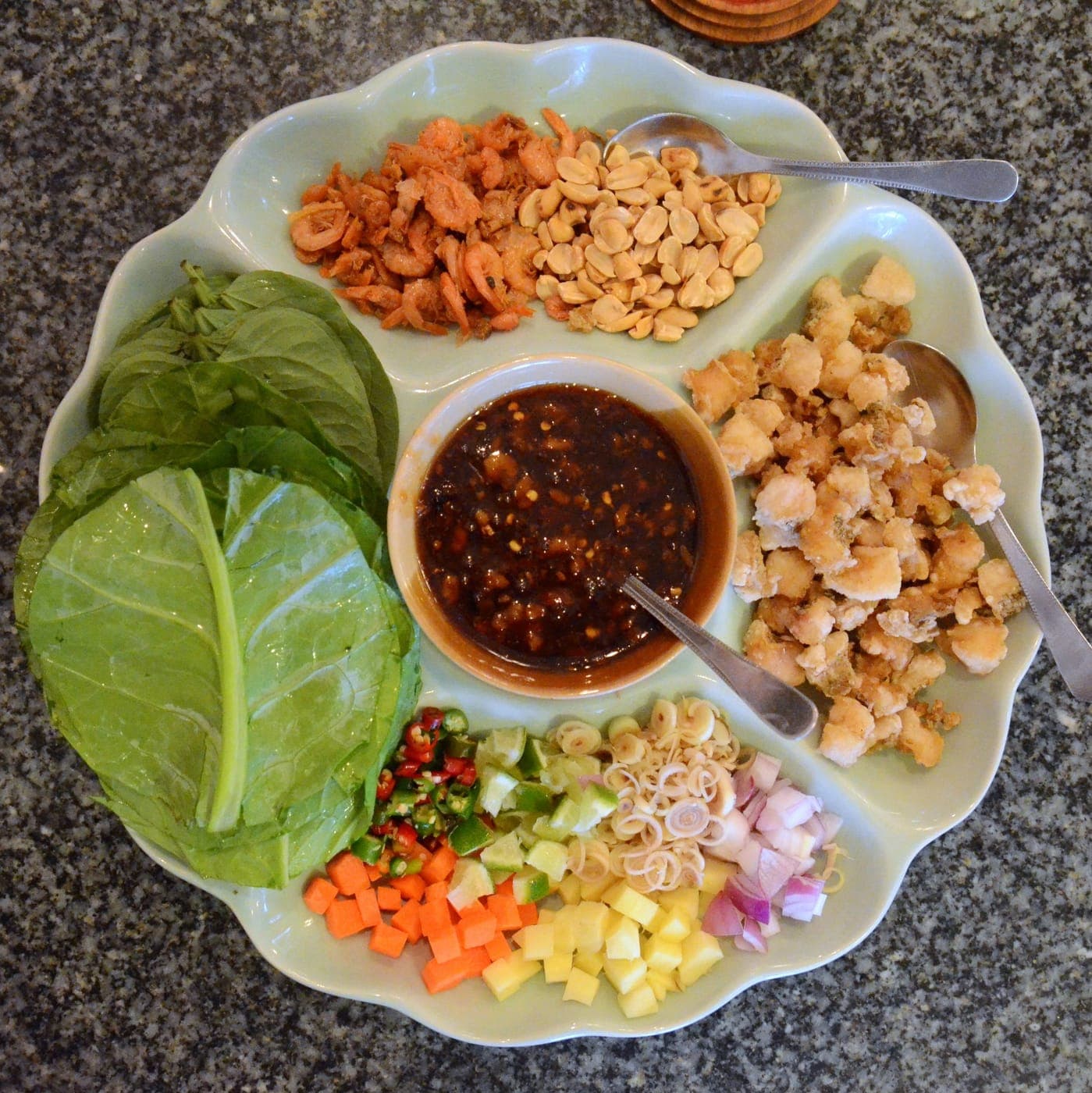 鲭鱼香草生菜包 Miang Pla Too 真实成品图